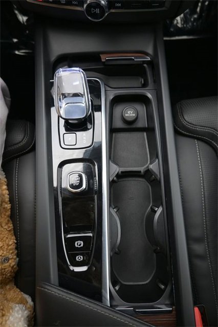 Used 2023 Volvo XC60 B5 Ultimate w/ Climate Package image 11