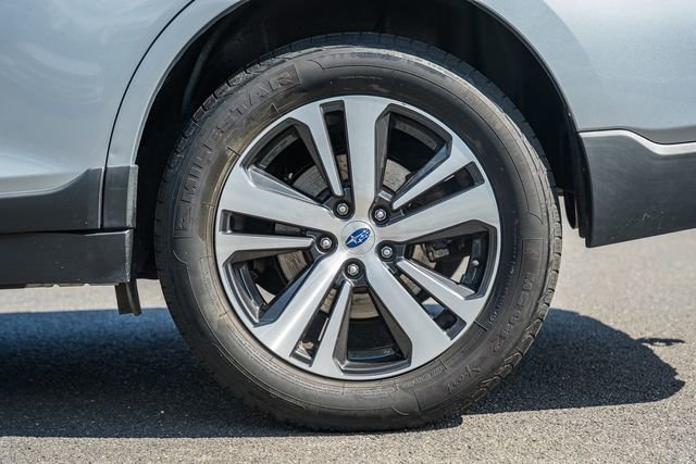 Used 2019 Subaru Outback 2.5i Limited AWD/4WD image 18