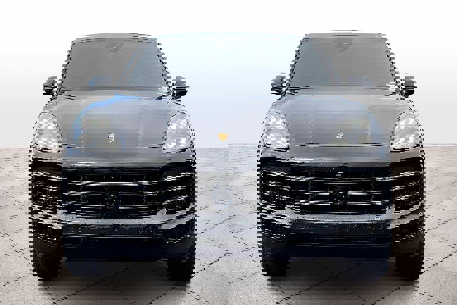 Used 2023 Porsche Cayenne Coupe image 3