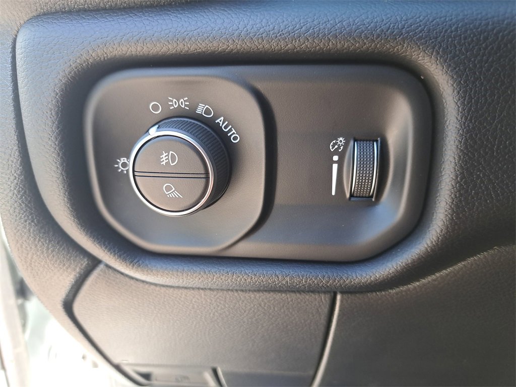 Used 2024 RAM 3500 Big Horn image 25