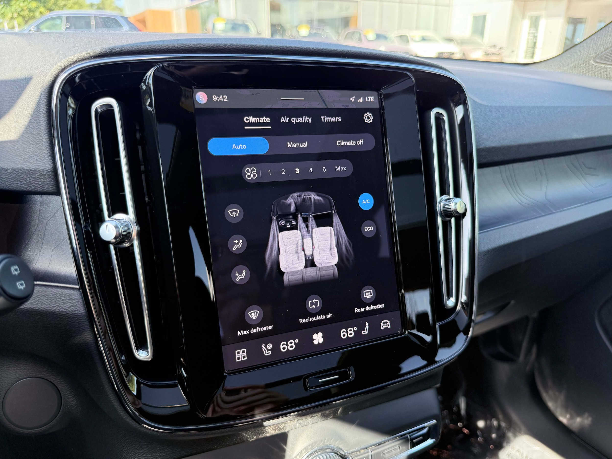 Certified 2023 Volvo XC40 Recharge Ultimate AWD/4WD image 24