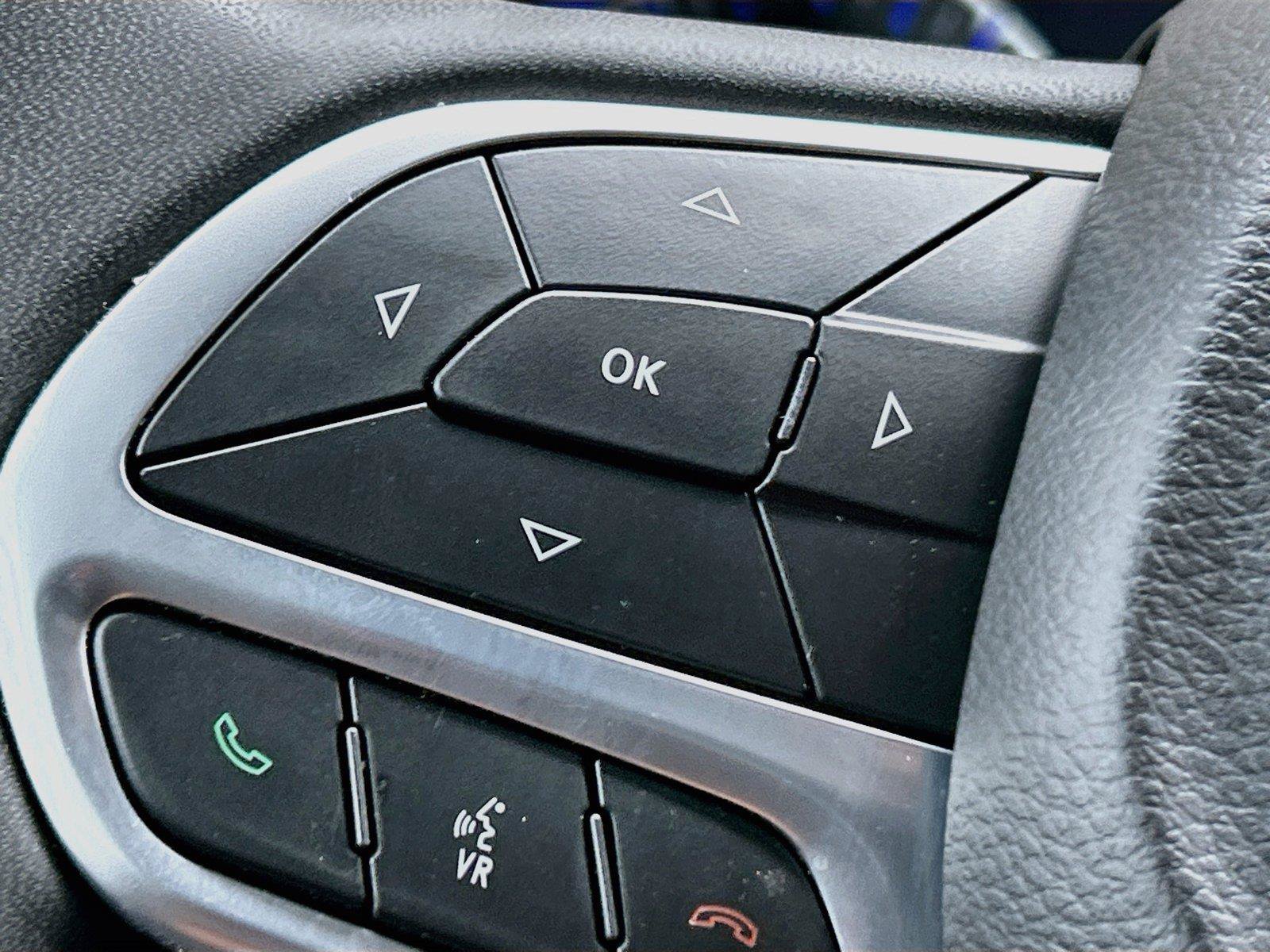 Used 2024 Chrysler Pacifica Touring-L FWD image 37