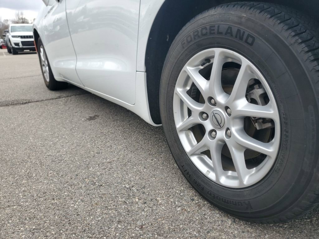 Used 2022 Chrysler Pacifica Touring-L FWD image 36