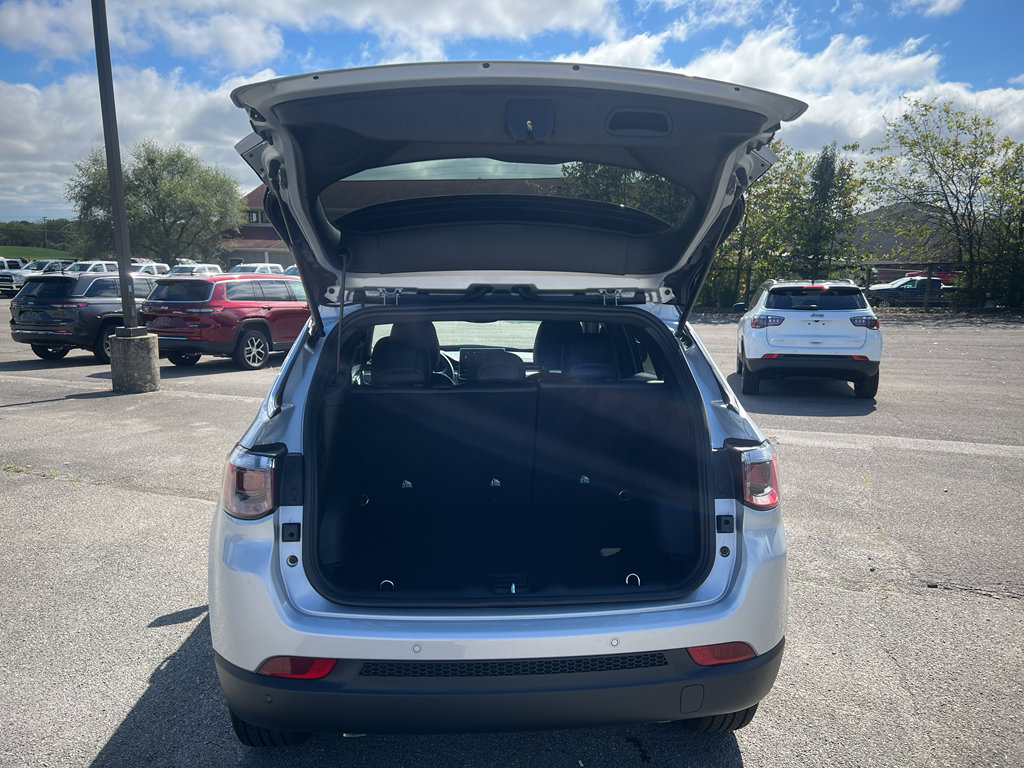 New 2026 Jeep Compass Limited image 17
