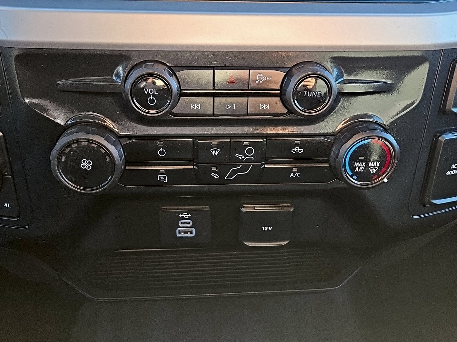 Certified 2025 Ford F250 XLT AWD/4WD image 19