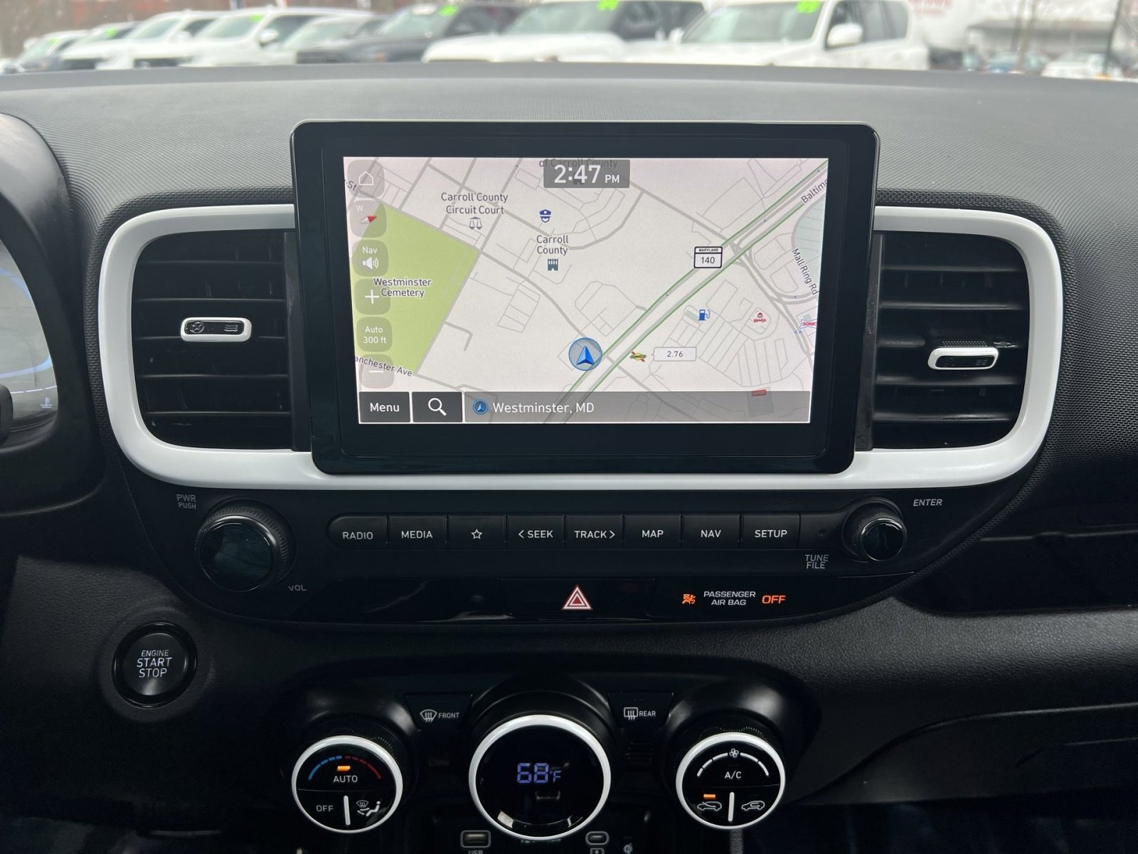 Used 2023 Hyundai Venue Limited image 19