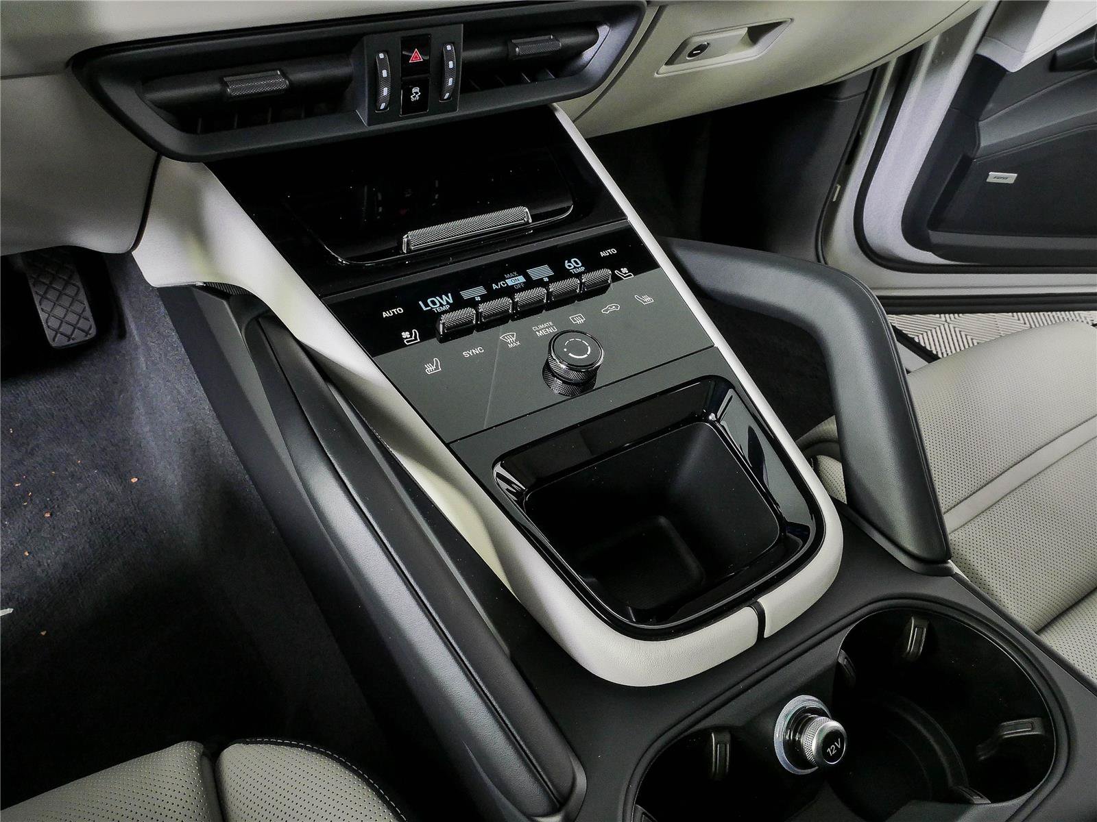New 2026 Porsche Cayenne AWD/4WD image 18