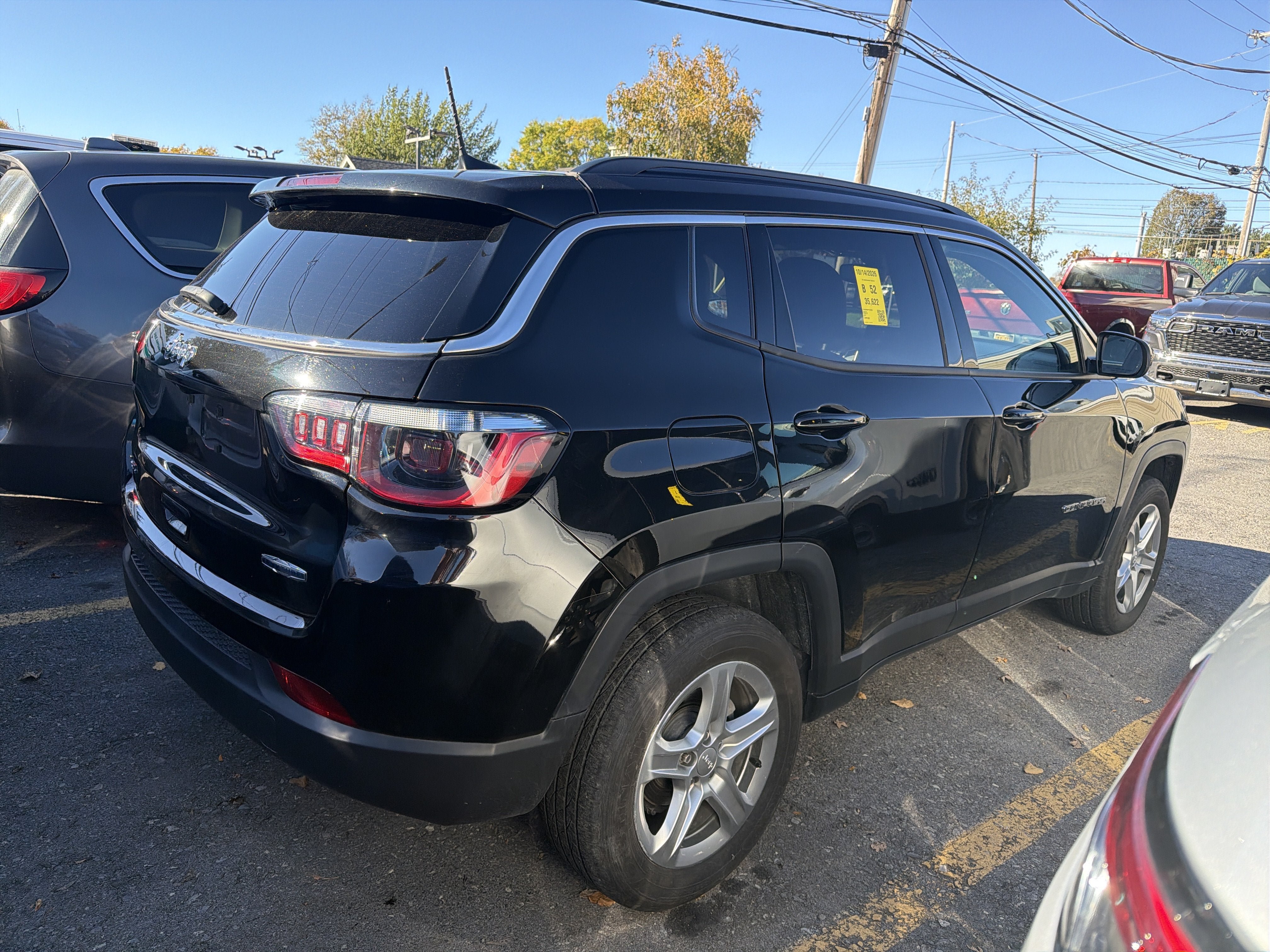 Used 2023 Jeep Compass Latitude w/ Convenience Group AWD/4WD image 6