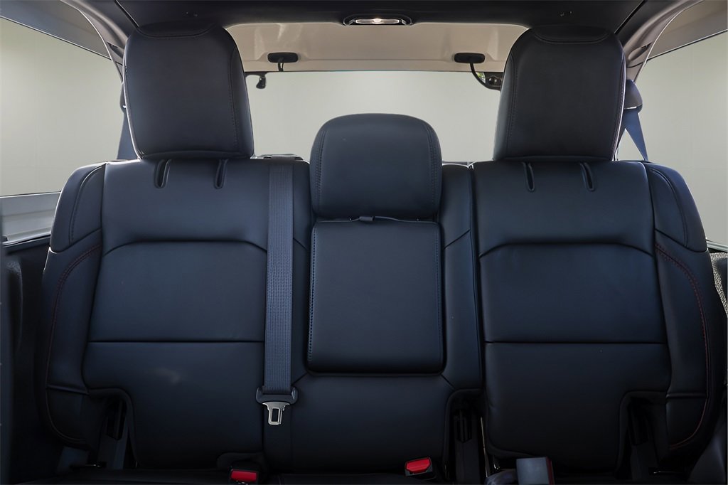 Used 2025 Jeep Wrangler Unlimited Rubicon image 21