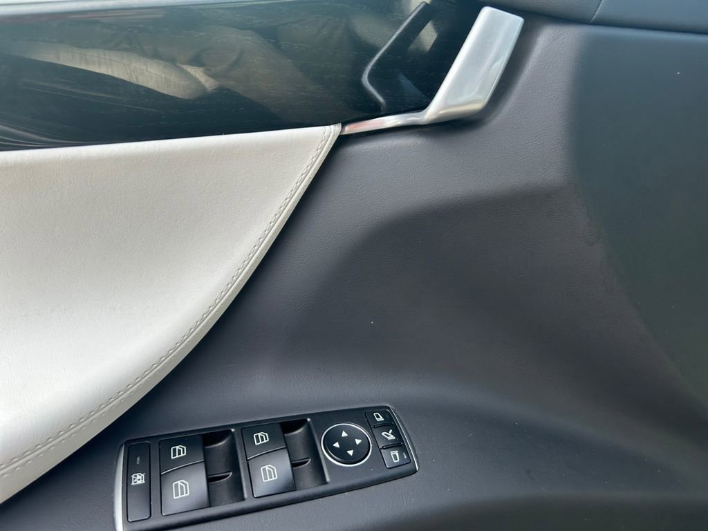 Used 2019 Tesla Model X Long Range image 18