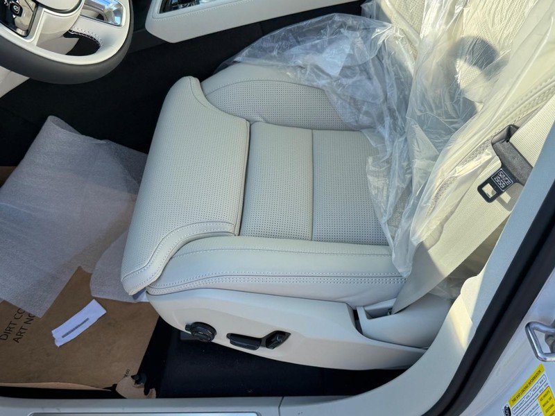 New 2026 Volvo XC90 T8 Ultra w/ Protection Package Premier AWD/4WD image 13