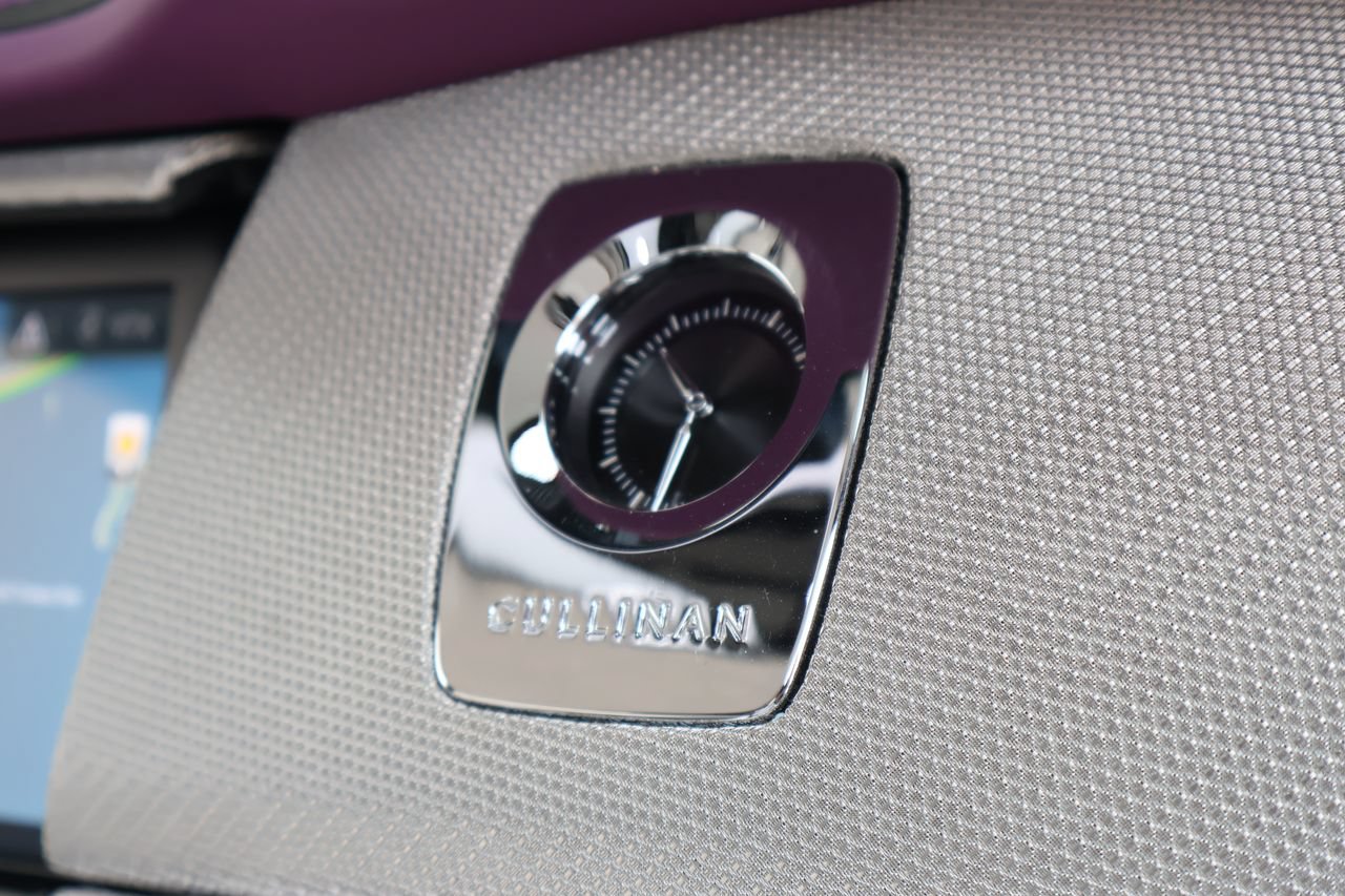 Certified 2024 Rolls-Royce Cullinan AWD/4WD image 24