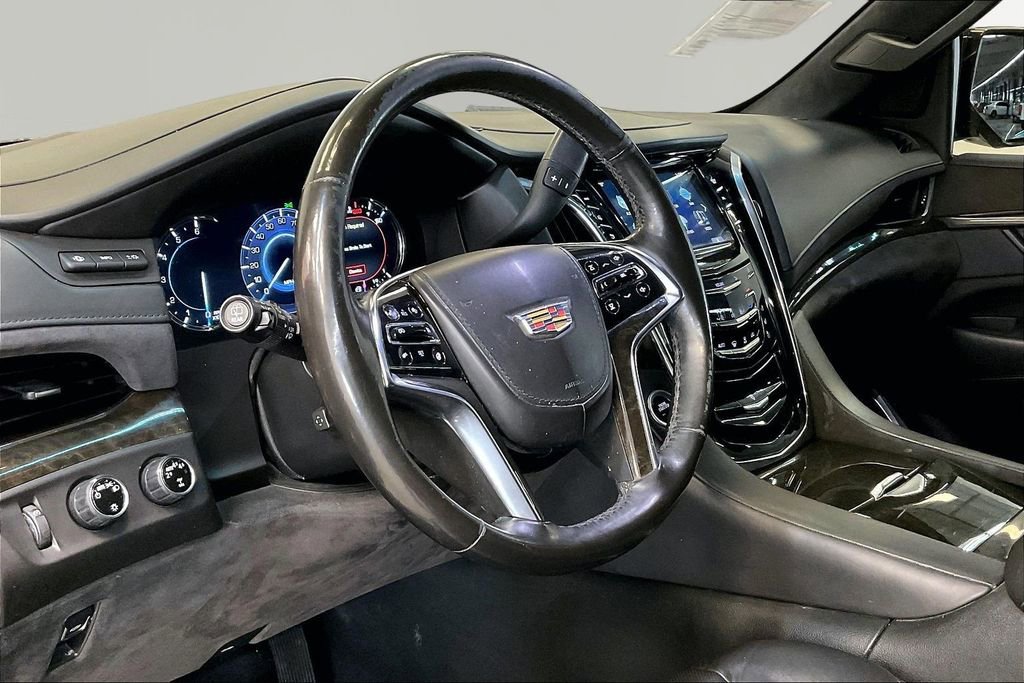 Used 2017 Cadillac Escalade Platinum AWD/4WD image 18