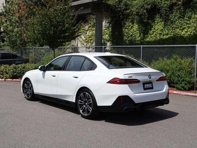 Used 2024 BMW 540i xDrive w/ Premium Package AWD/4WD image 10