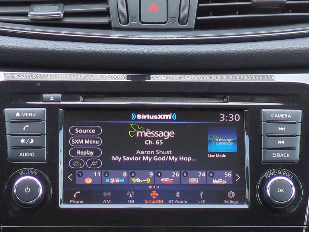 Used 2018 Nissan Rogue SV image 19