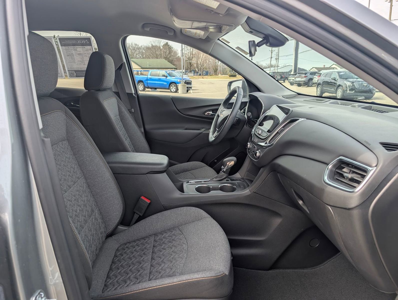 Used 2024 Chevrolet Equinox LT image 35