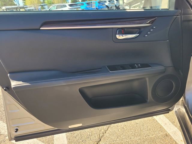 Used 2016 Lexus ES 350 w/ Luxury Package w/Wood Trim image 18