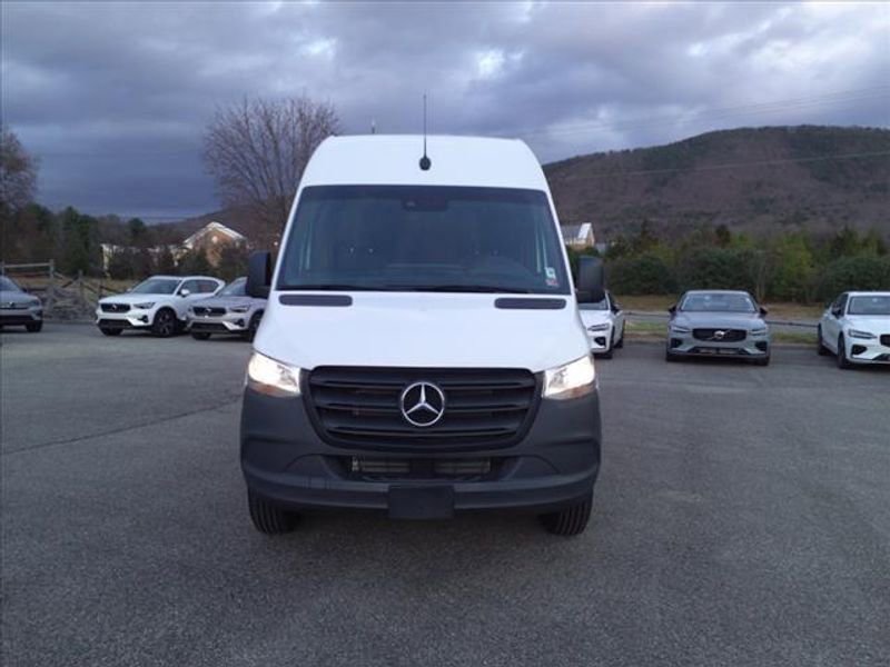 Used 2024 Mercedes-Benz Sprinter 2500 image 7