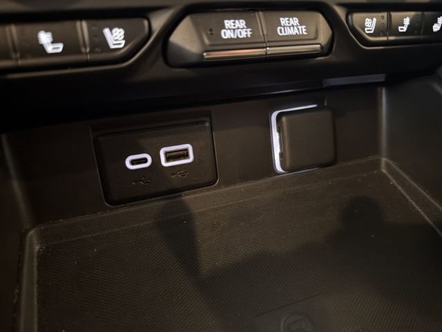 Certified 2024 Chevrolet Suburban High Country image 32