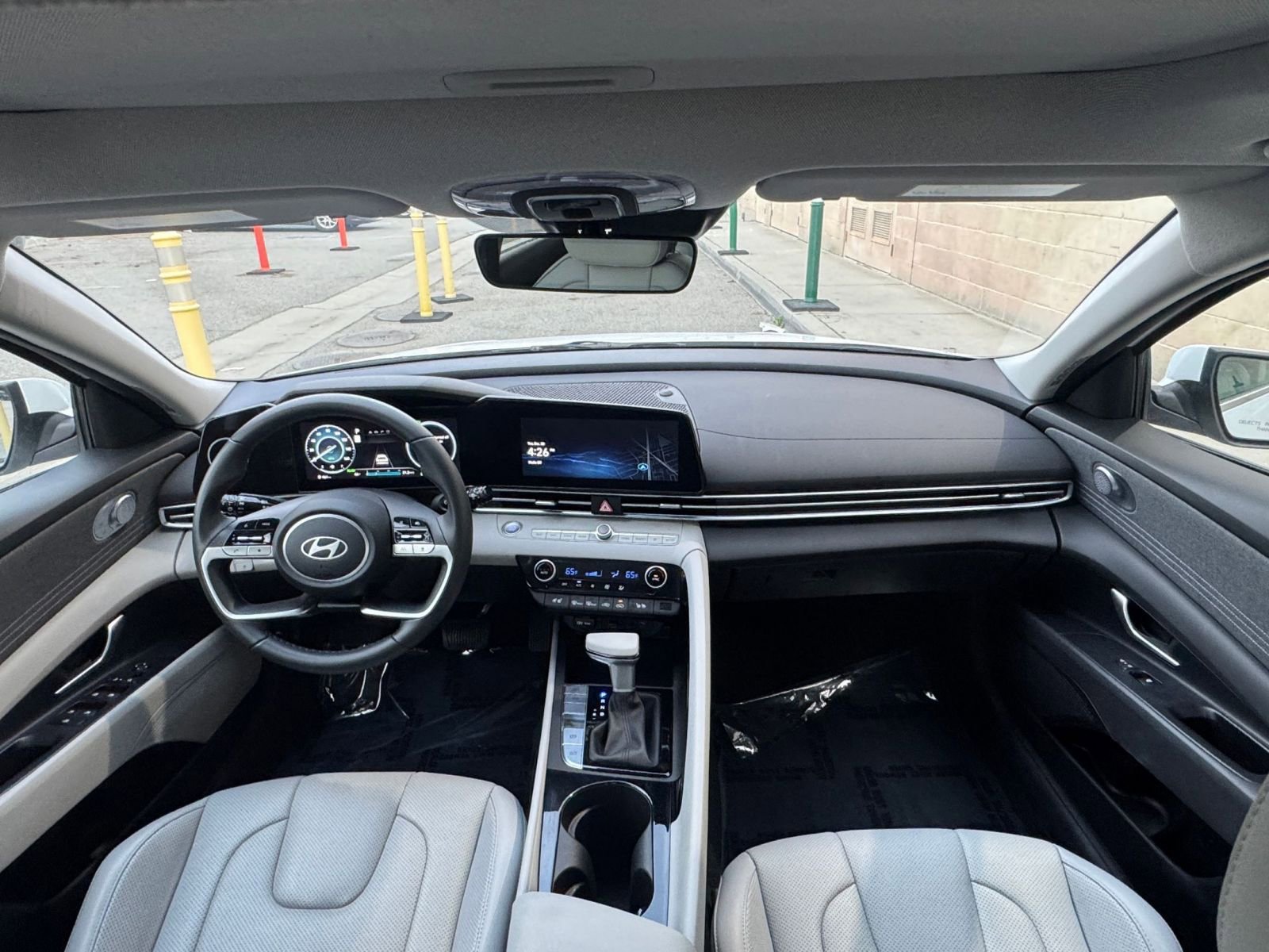 Used 2025 Hyundai Elantra Limited image 35