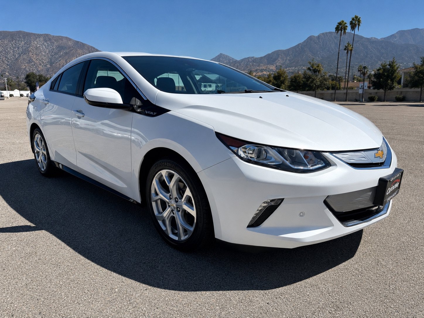Used 2017 Chevrolet Volt Premier w/ Driver Confidence II Package FWD image 1