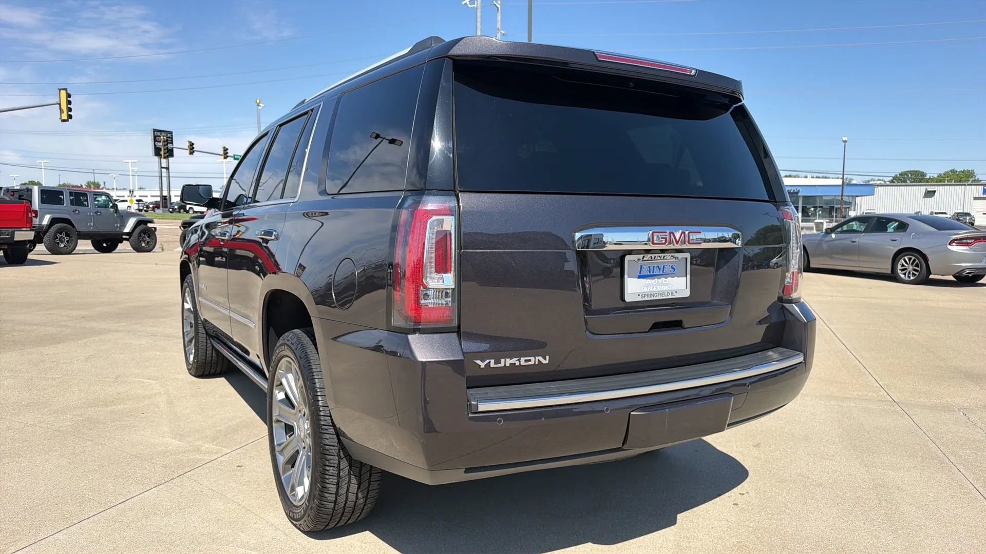 Used 2018 GMC Yukon Denali w/ Denali Ultimate Package AWD/4WD image 15