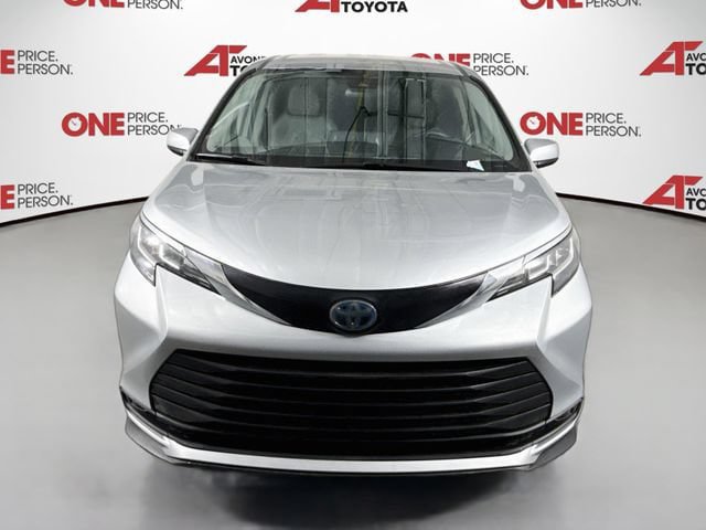 Certified 2021 Toyota Sienna LE FWD image 3