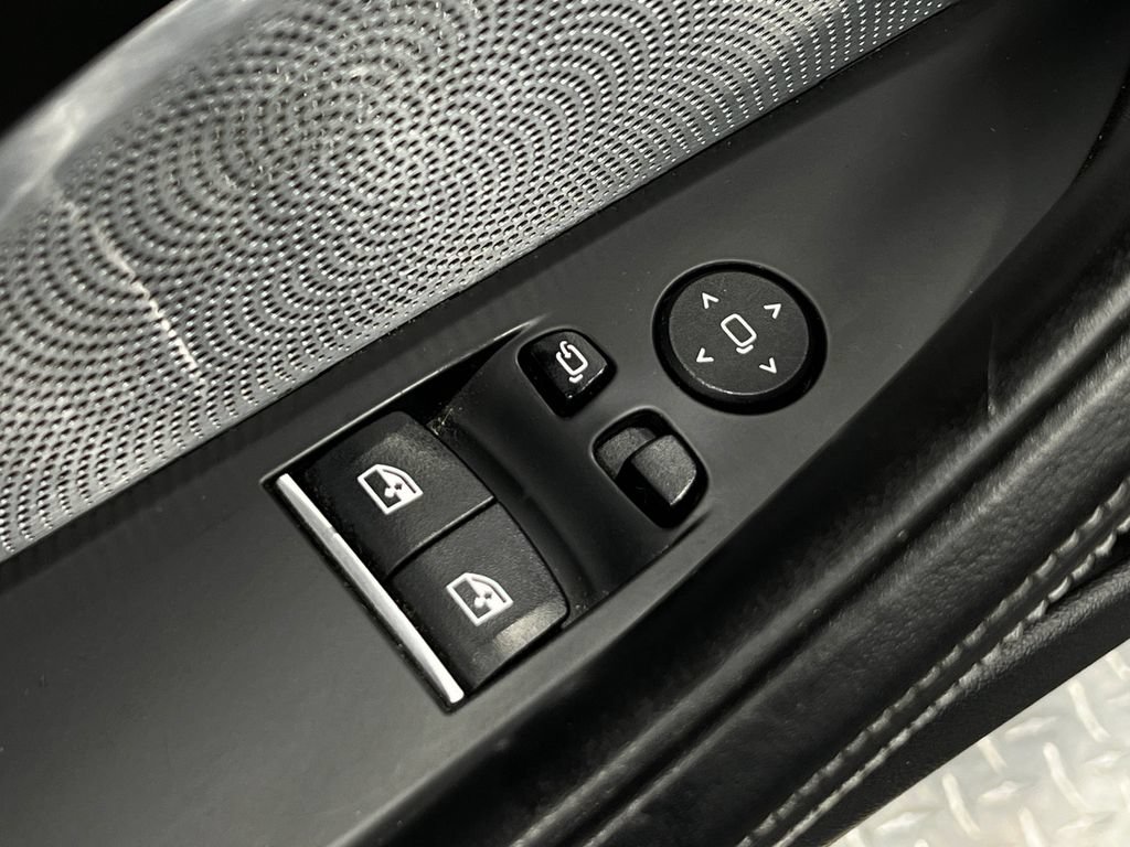 Used 2020 BMW M8 Coupe w/ M Driver's Package AWD/4WD image 16