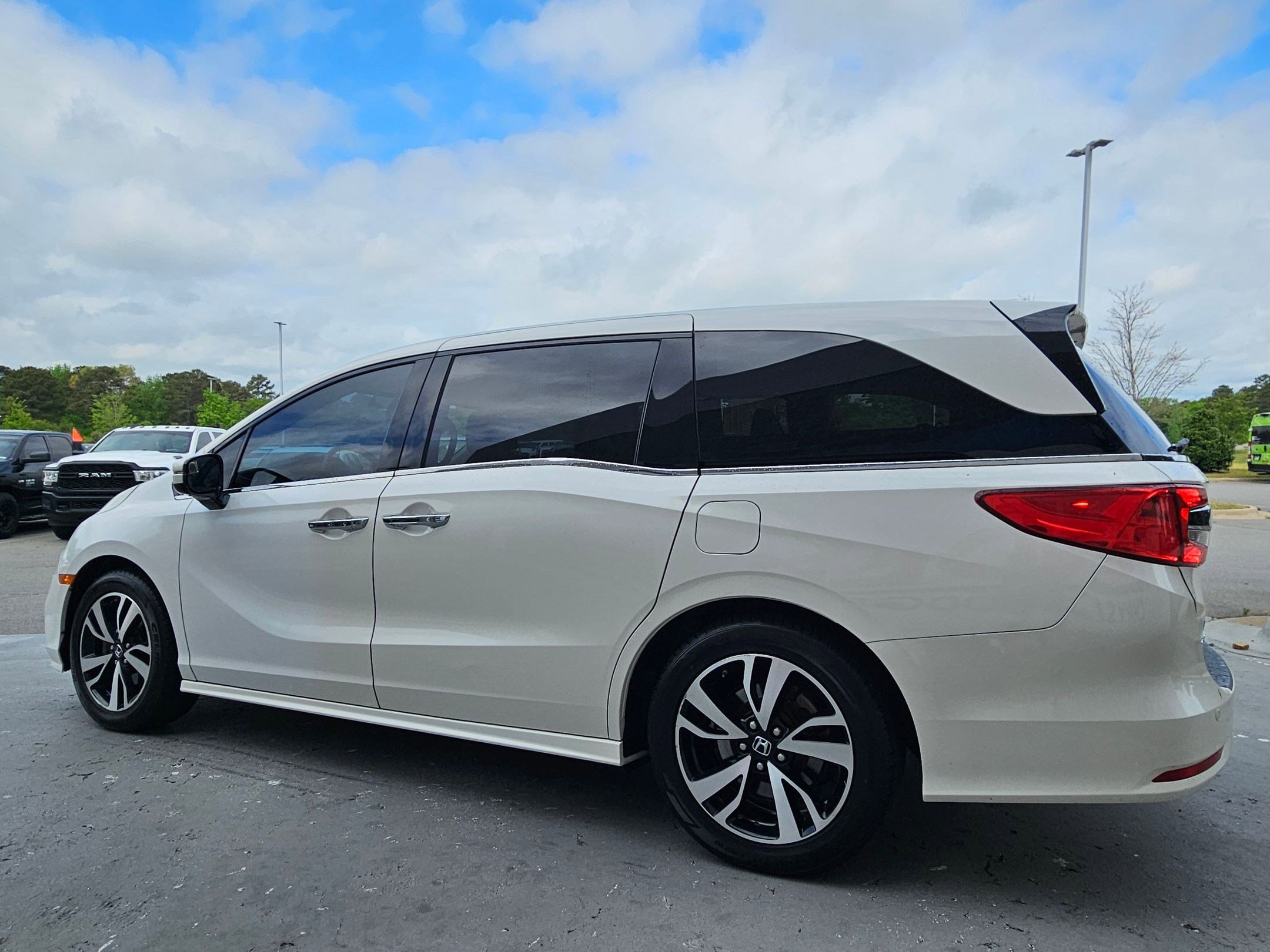 Used 2019 Honda Odyssey Elite image 5
