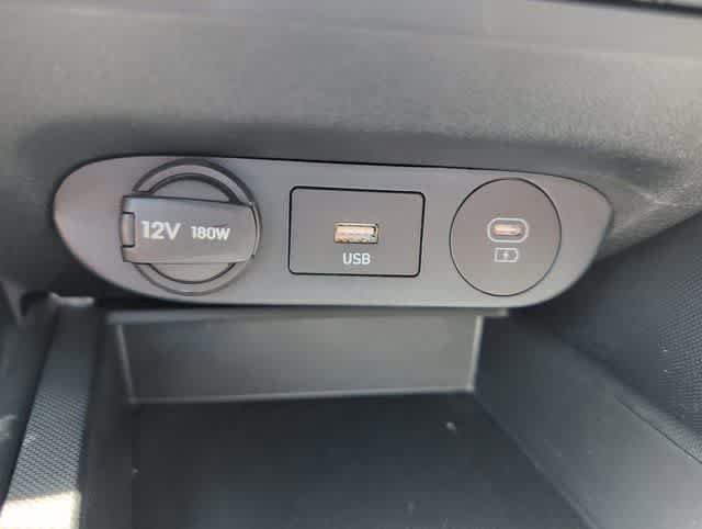 Used 2025 Hyundai Elantra SE FWD image 25