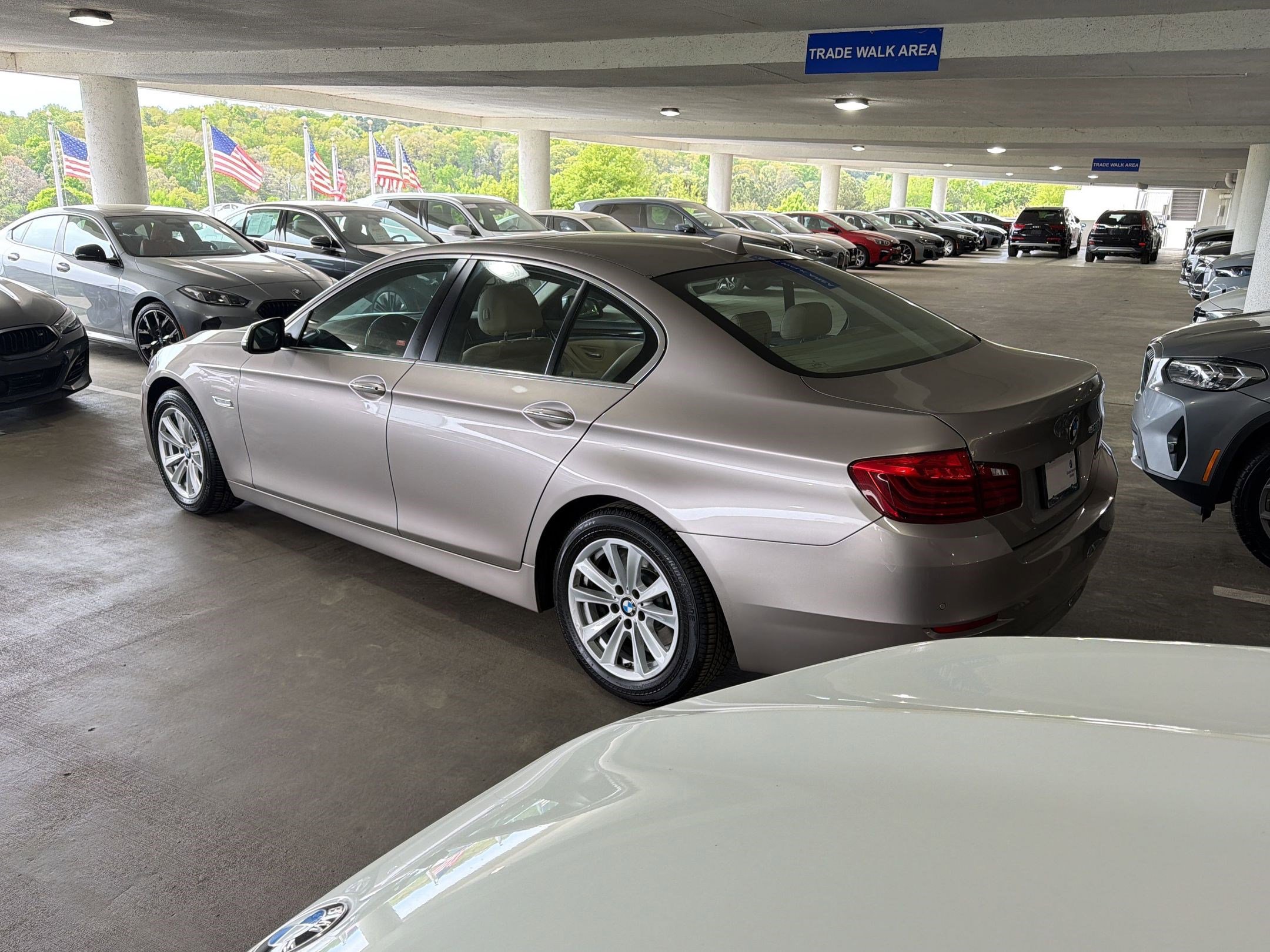 Used 2015 BMW 528i Sedan image 3
