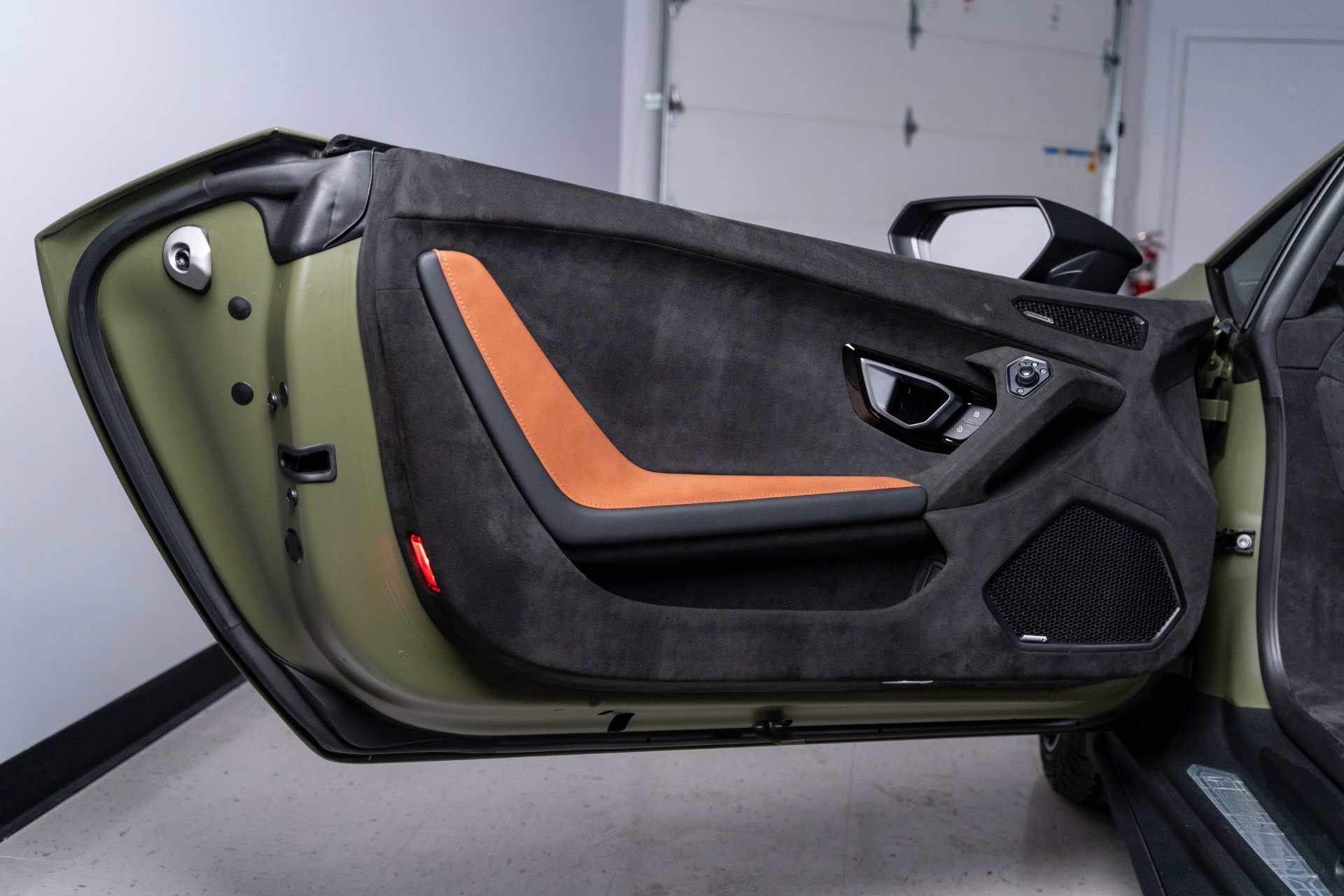 Used 2024 Lamborghini Huracan Sterrato AWD/4WD image 60