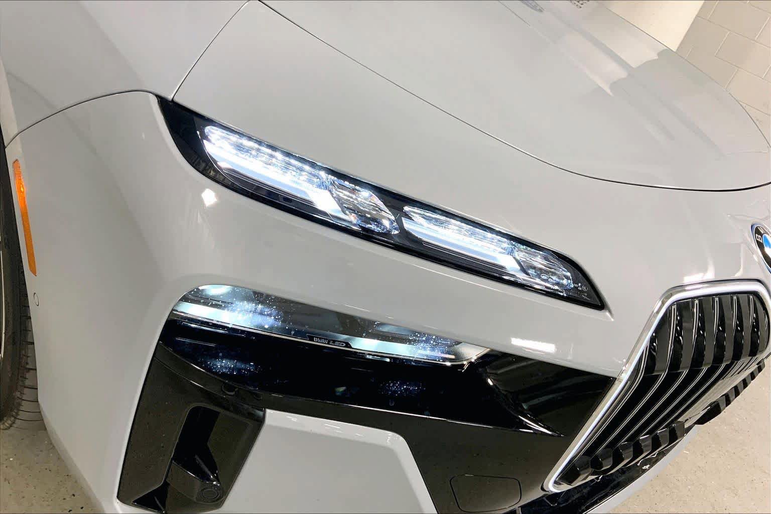 Certified 2023 BMW i7 xDrive60 w/ Executive Package 2 AWD/4WD image 27