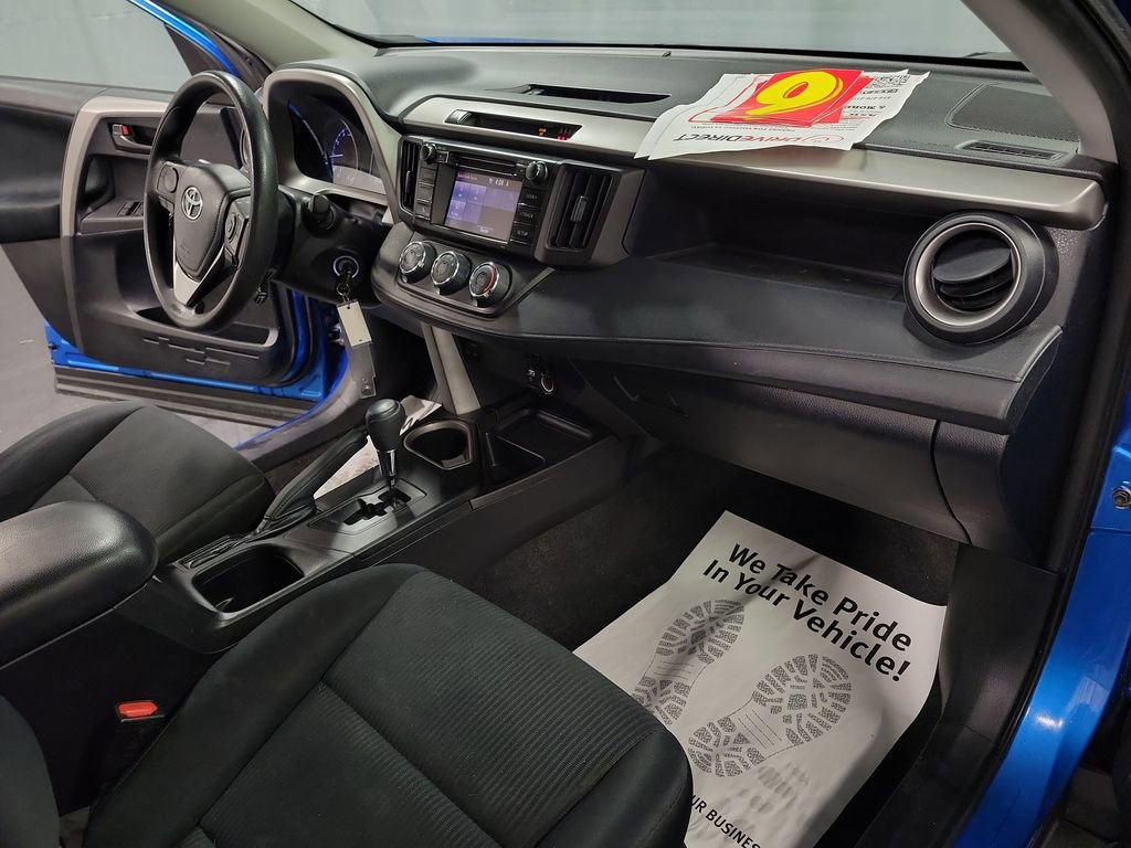 Used 2017 Toyota RAV4 LE image 22