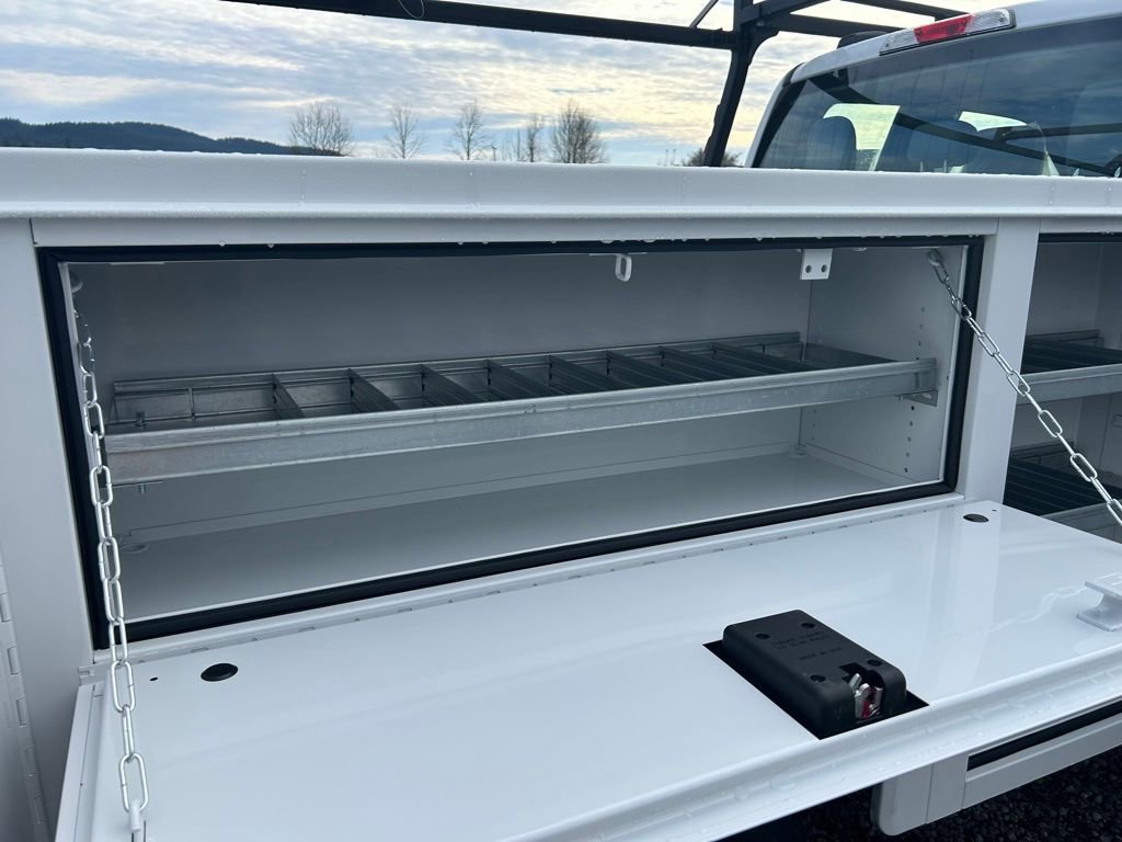 New 2026 Ford F250 XL w/ XL Chrome Package image 10