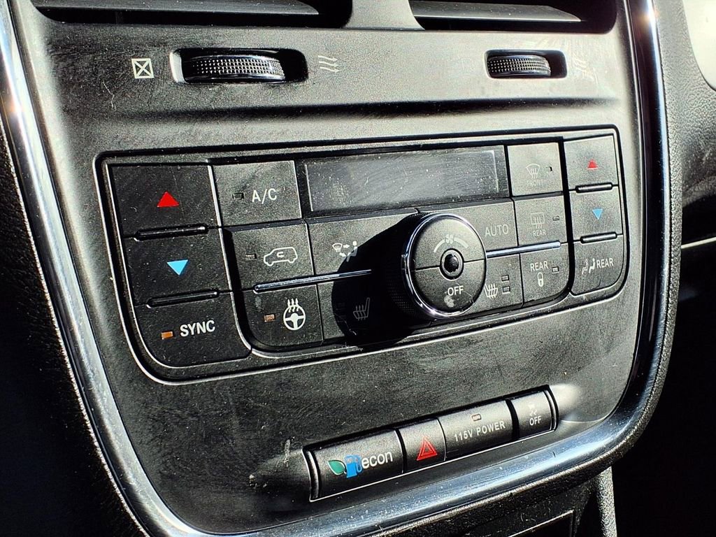 Used 2017 Dodge Grand Caravan GT image 21