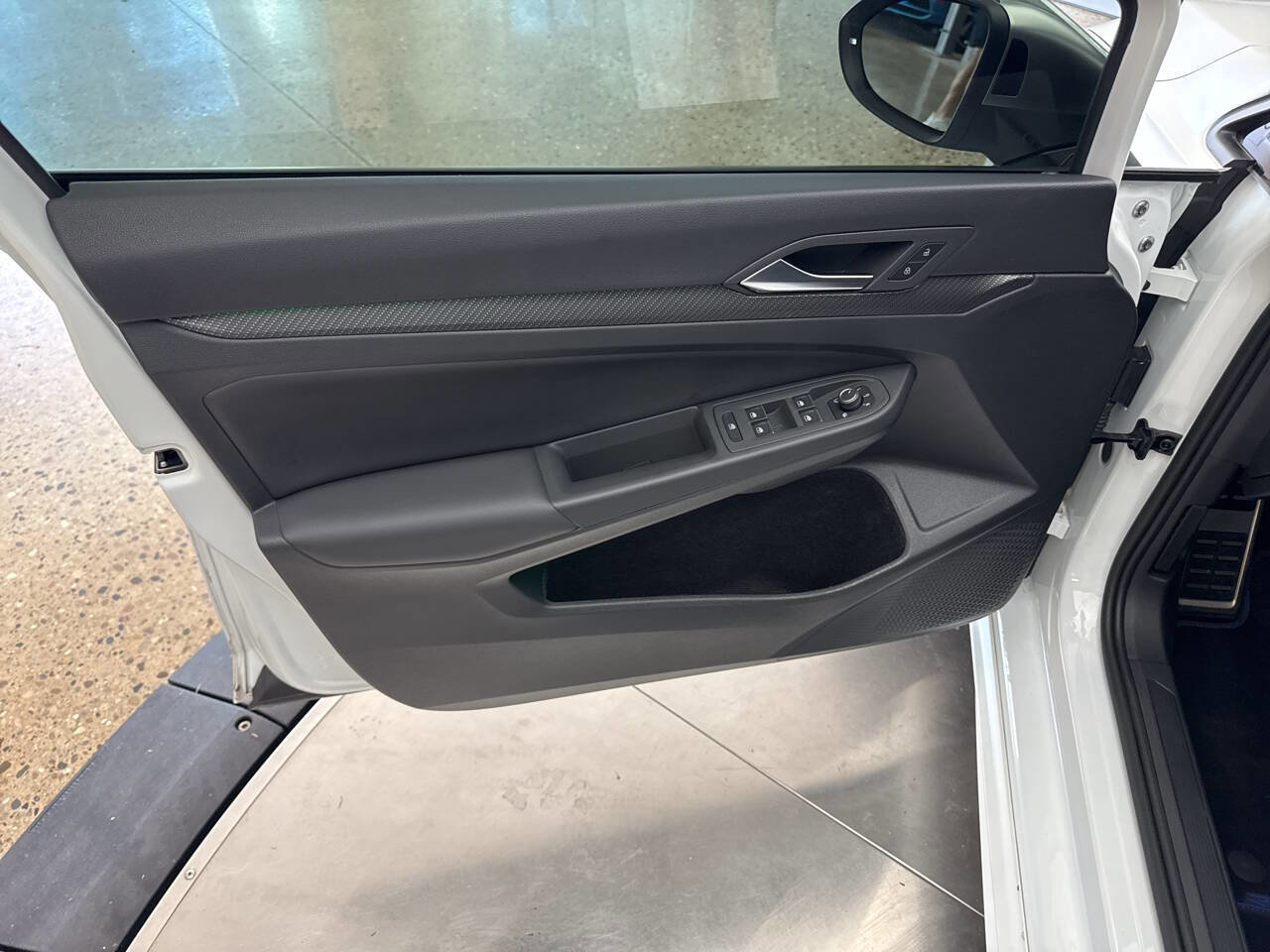 Used 2024 Volkswagen Golf R image 15