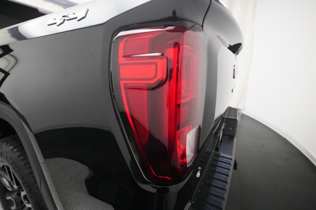 Used 2025 GMC Sierra 1500 Elevation image 31