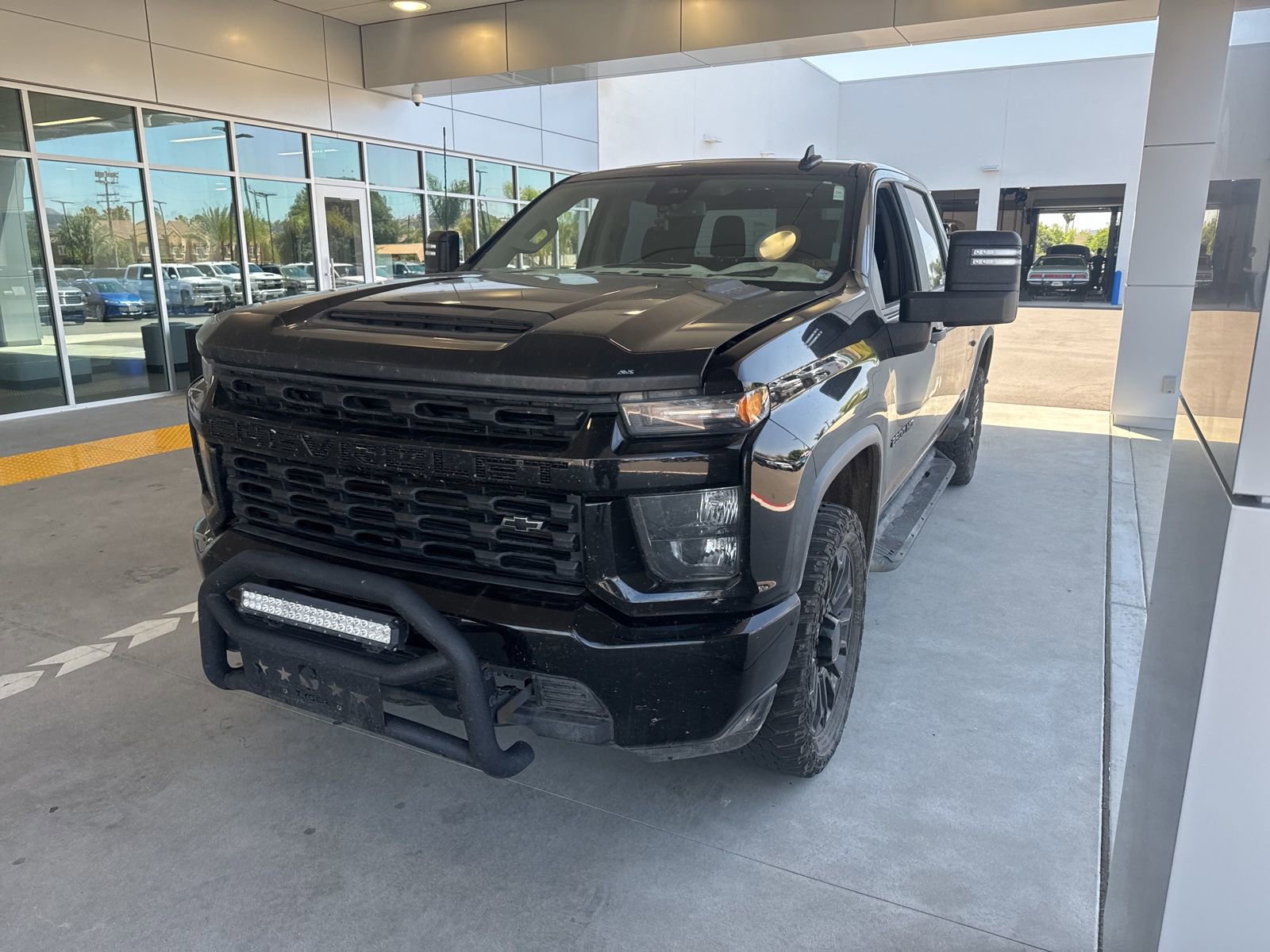 Used 2021 Chevrolet Silverado 2500 Custom w/ Custom Value Package image 2