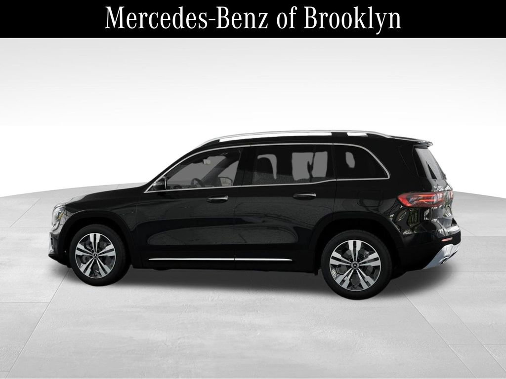 Used 2025 Mercedes-Benz GLB 250 4MATIC image 32
