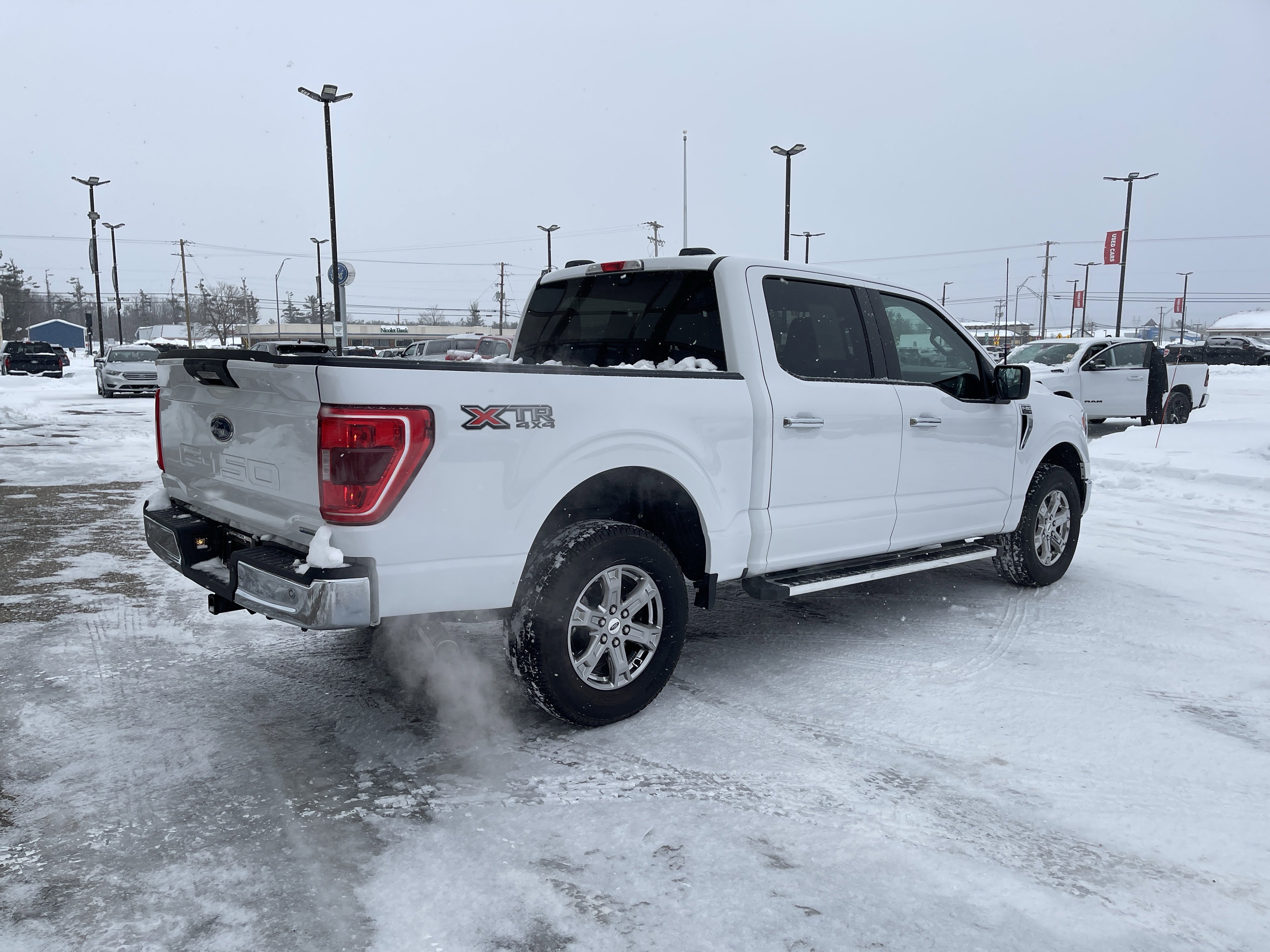 Used 2023 Ford F150 XLT w/ XTR Package image 3