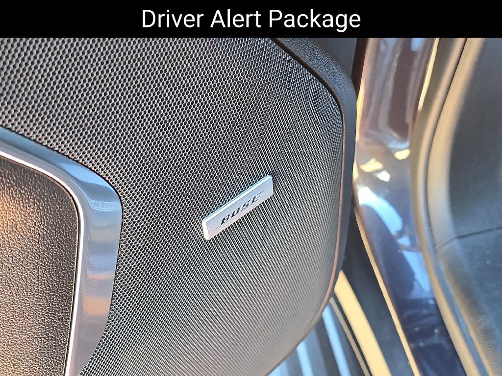 Used 2022 Chevrolet Tahoe LT w/ Luxury Package AWD/4WD image 12