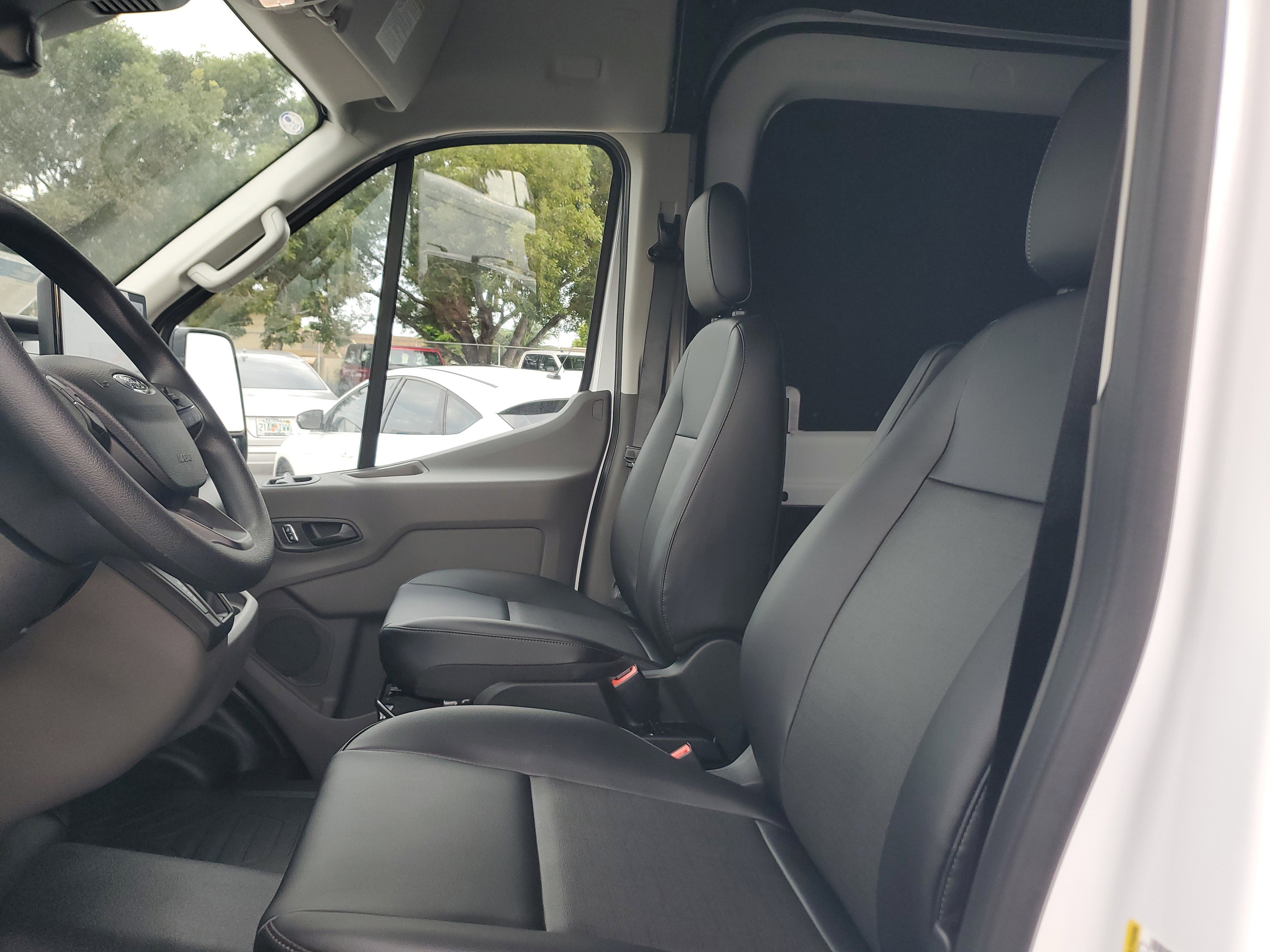 New 2026 Ford Transit 250 148 Medium Roof w/ Load Area Protection Package image 19