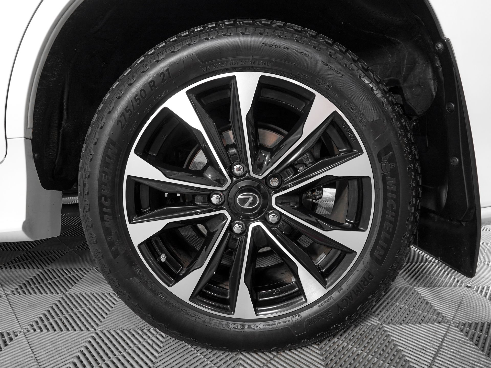 Used 2021 Lexus LX 570 4WD w/ Sport Package image 34