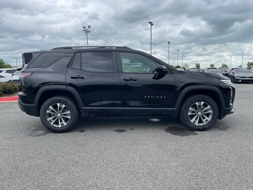 Used 2025 Chevrolet Equinox LT w/ Convenience Package II image 9