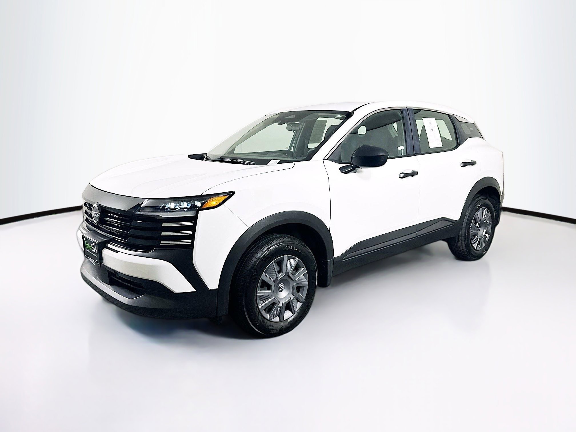 Used 2025 Nissan Kicks S FWD image 3