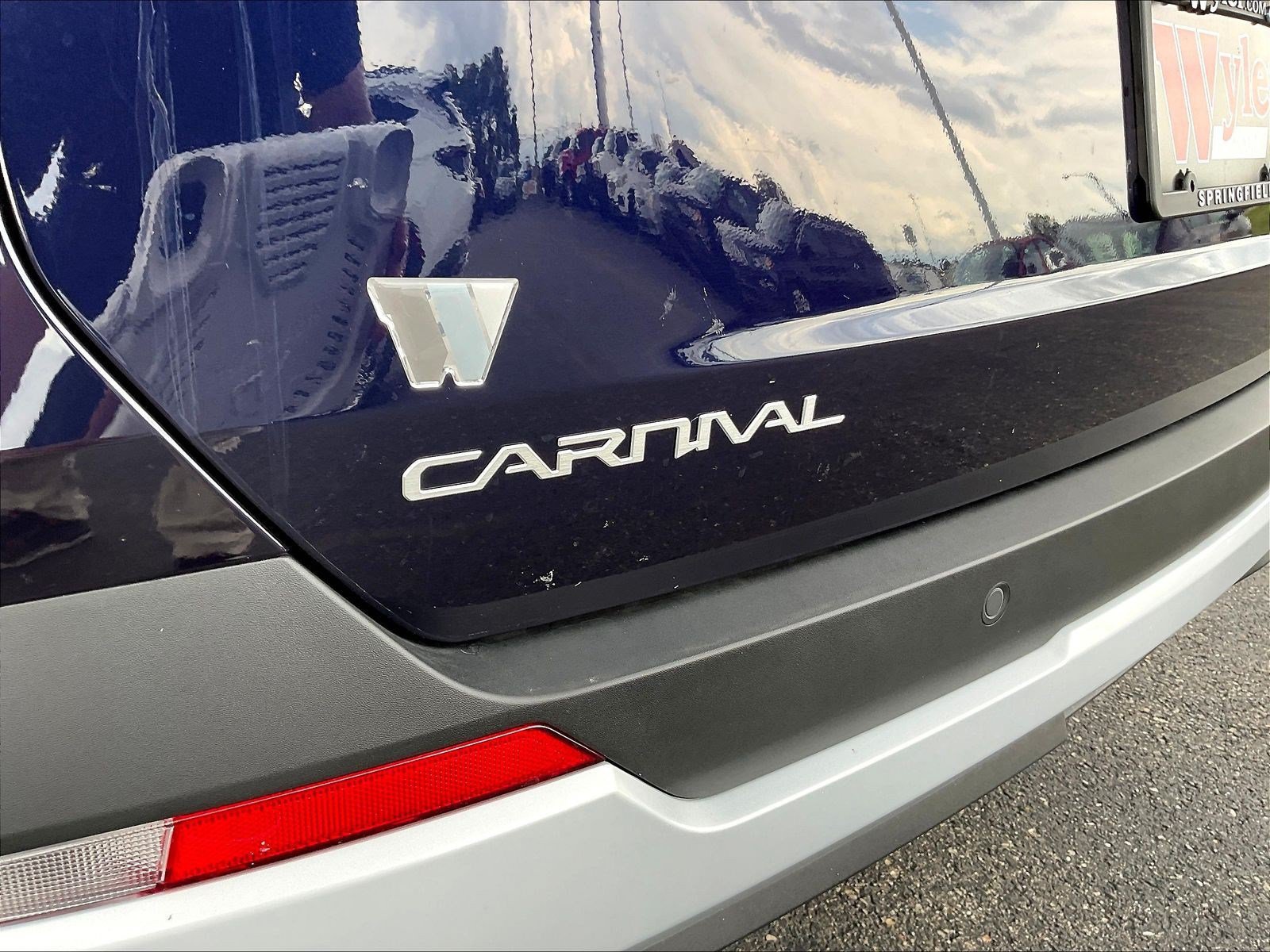 New 2027 Kia Carnival EX FWD image 14