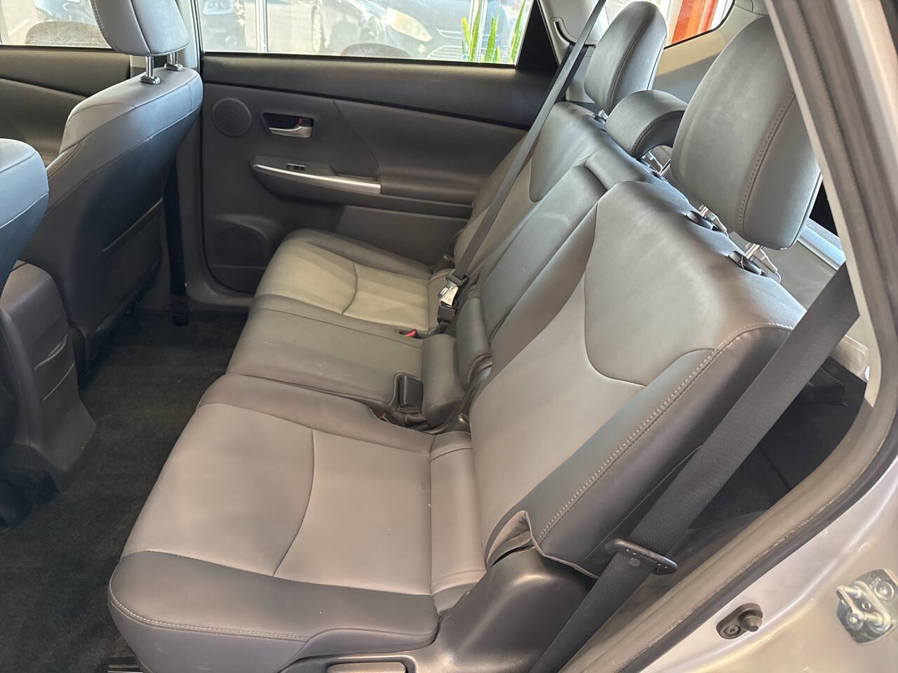 Used 2014 Toyota Prius V Five image 31
