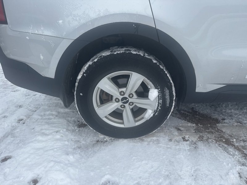 Used 2022 Kia Sorento LX image 6