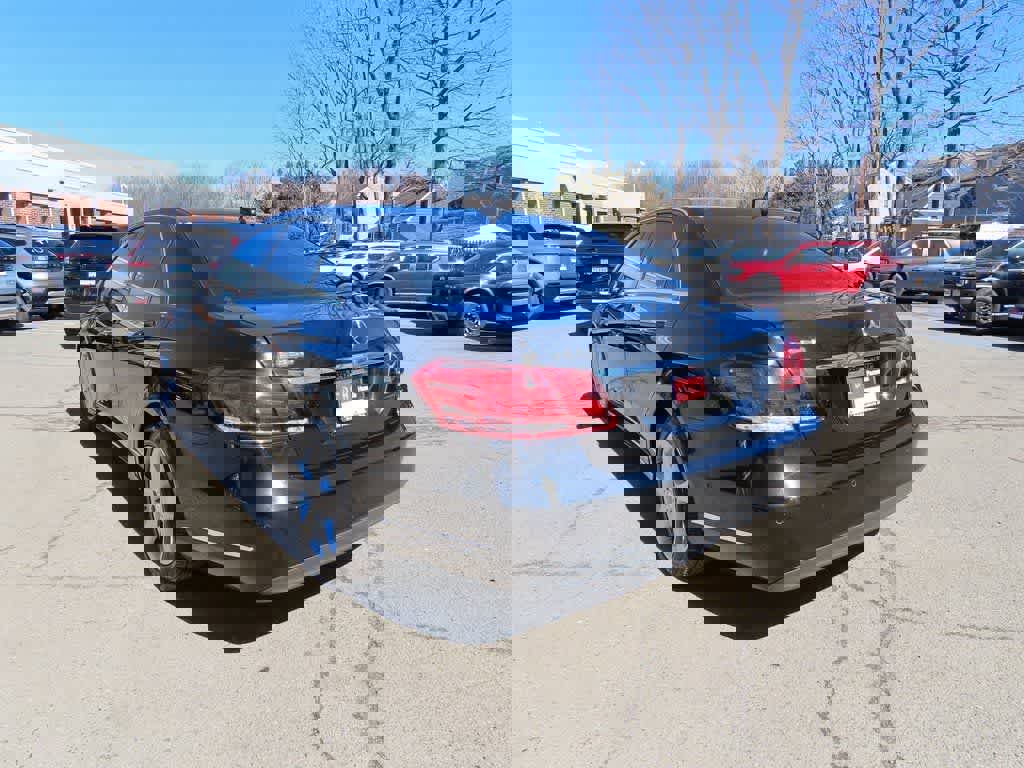 Used 2015 Mercedes-Benz E 350 Sedan image 4